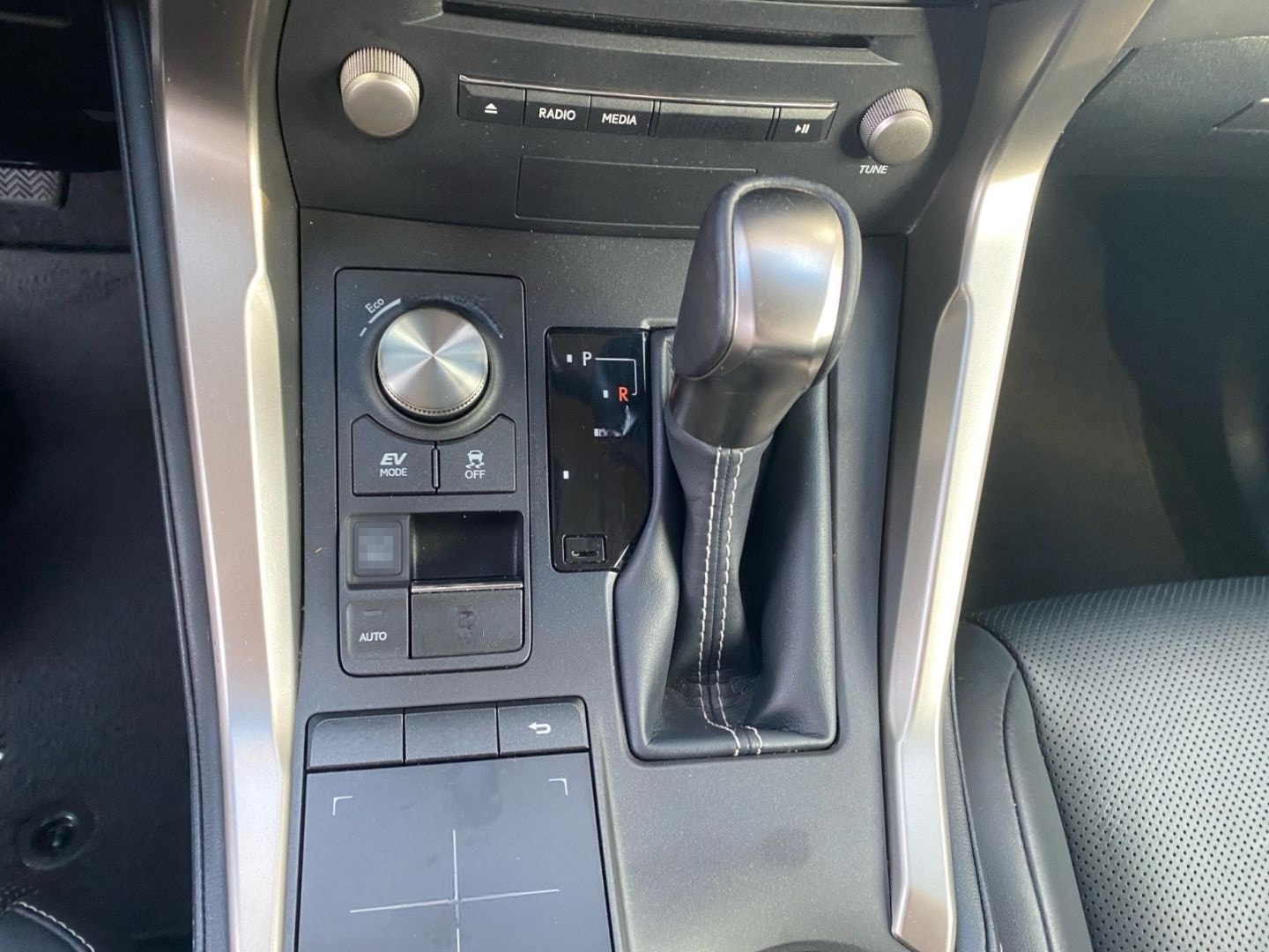 Lexus NX 300h Amazing Edition E-FOUR *Bi-LED*HiFi*PDC* foto 14