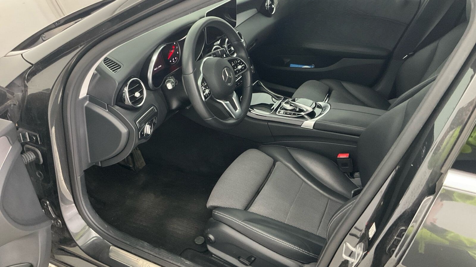 Mercedes-Benz C 180 T Avantgarde Navi LED High Perf. Navi foto 4