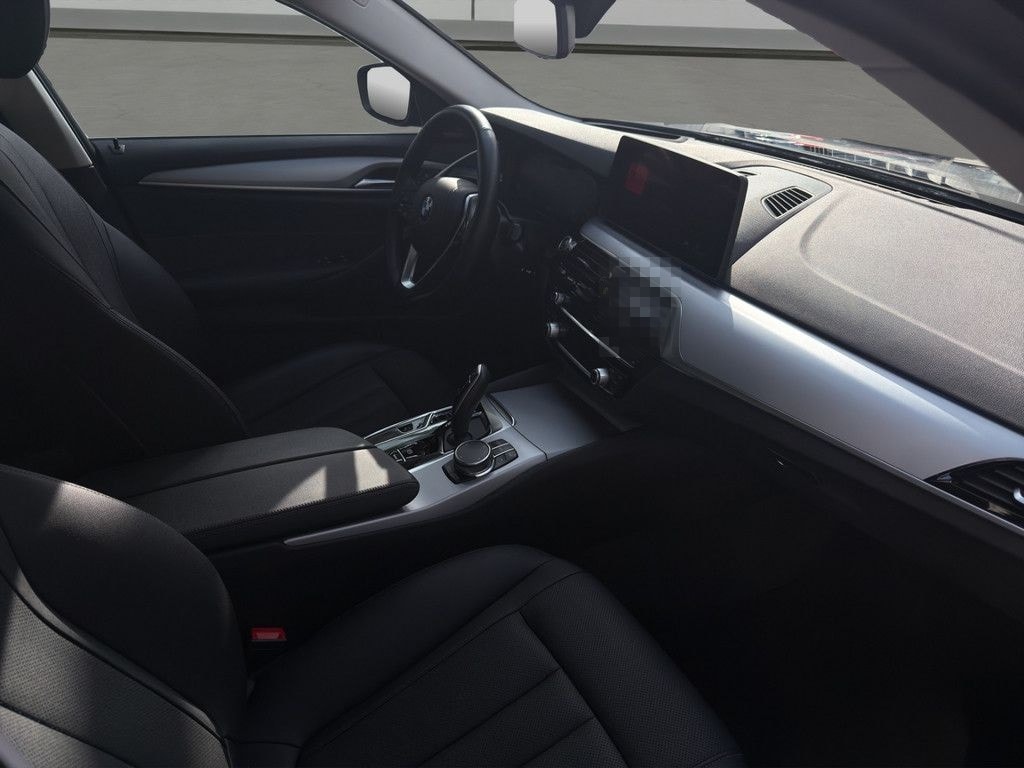 BMW 530e xDrive T. HYBRID LASER NAVI HUD 18" AHK foto 5