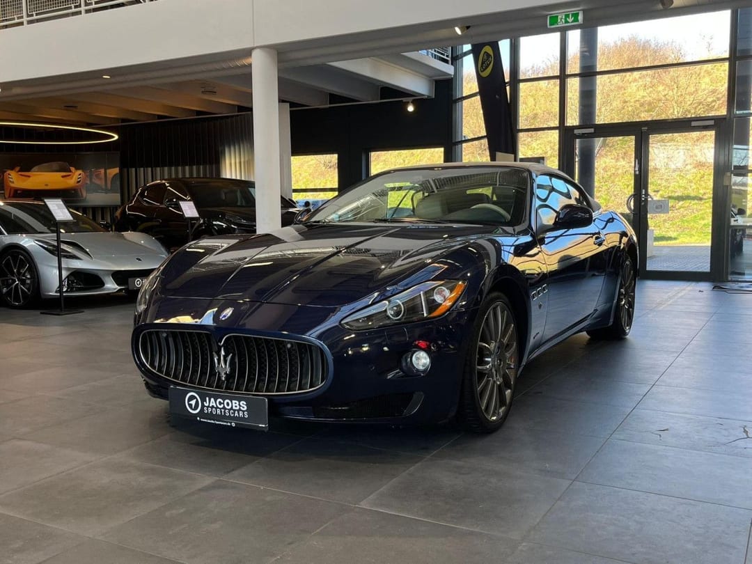 Maserati Grancabrio S 2011