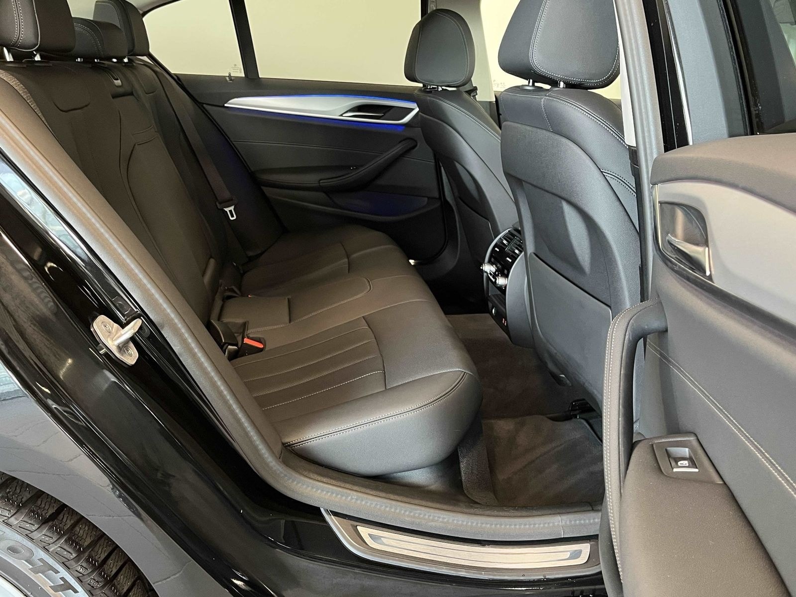 BMW 520d ACC 360°KAM RFK NAVI Standh. LED PDC V+H foto 19