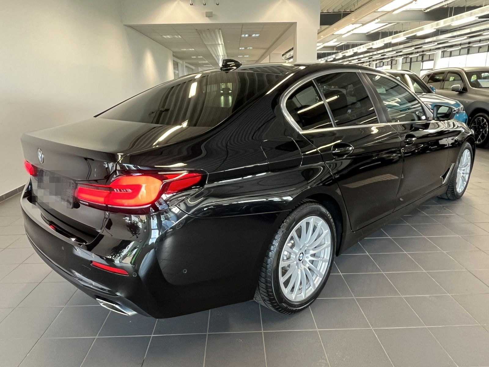 BMW 520d ACC 360°KAM RFK NAVI Standh. LED PDC V+H foto 3