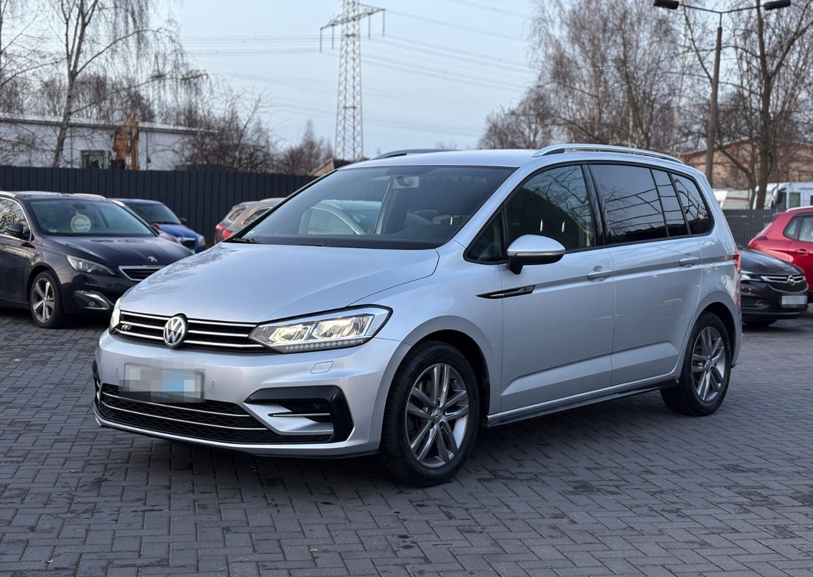 Volkswagen Touran 2.0 TDI DSG*R-LINE*STDHZ*ACC*SHZ*NAVI* foto 2