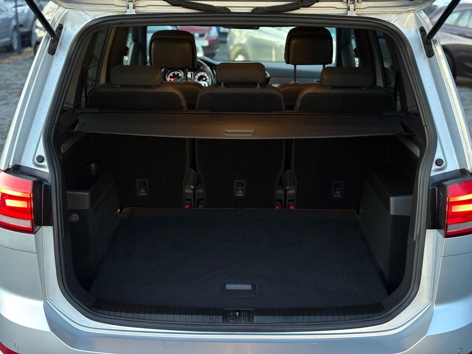 Volkswagen Touran 2.0 TDI DSG*R-LINE*STDHZ*ACC*SHZ*NAVI* foto 20