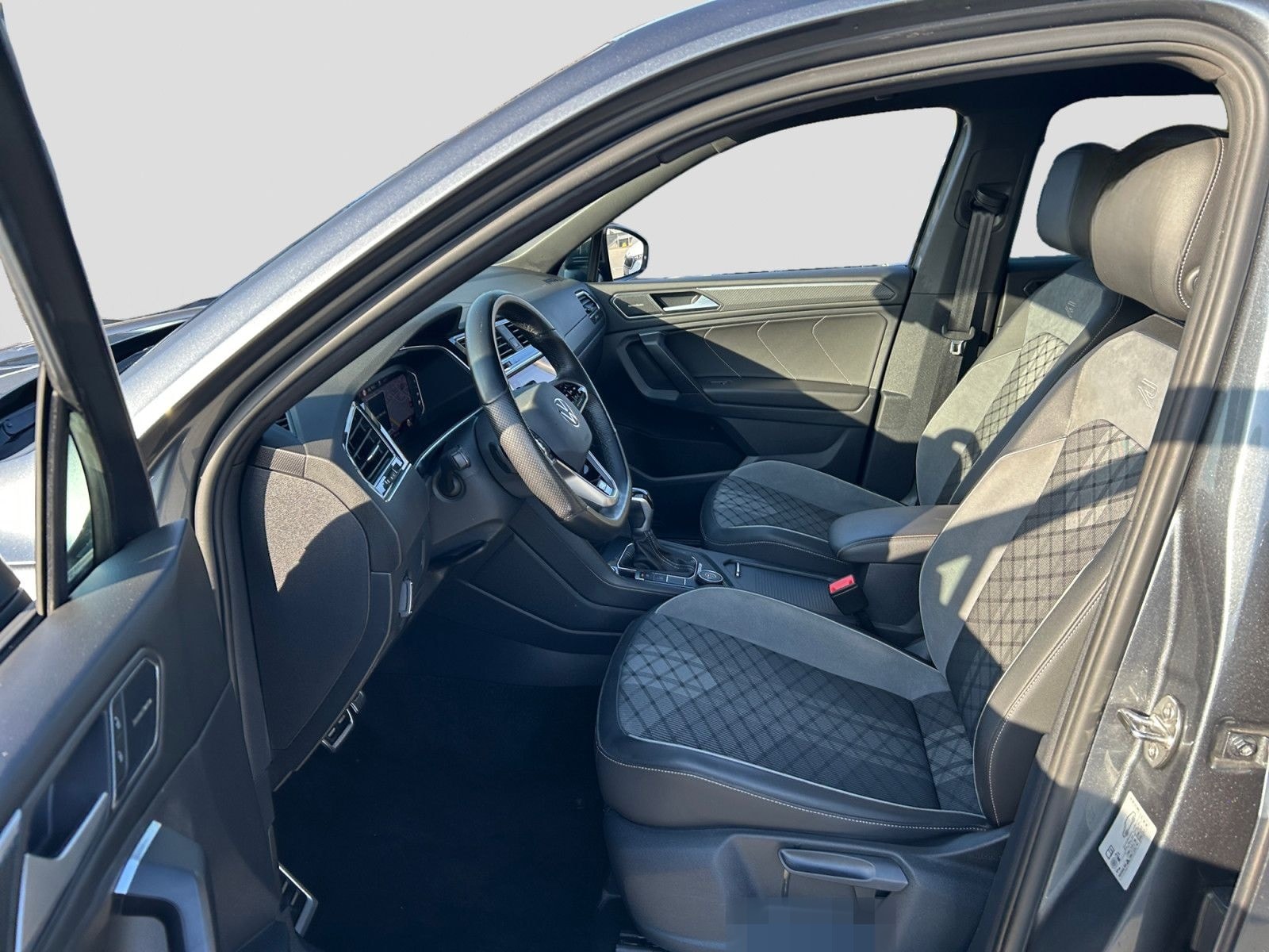 Volkswagen Tiguan Allspace 2.0TSI DSG 4M R-Line Black Style foto 10