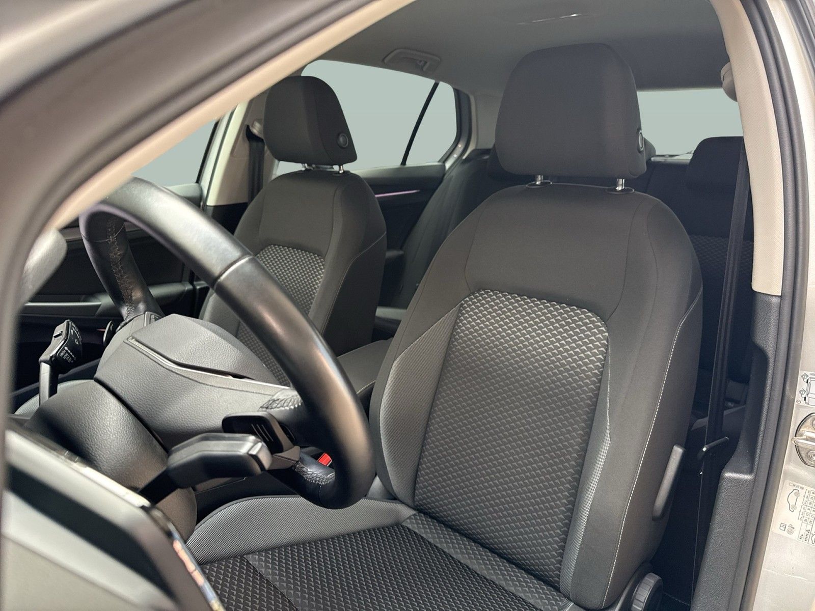 Volkswagen Golf Life 2,0 l TDI DSG Matrix LED Navi Rückfahr foto 18