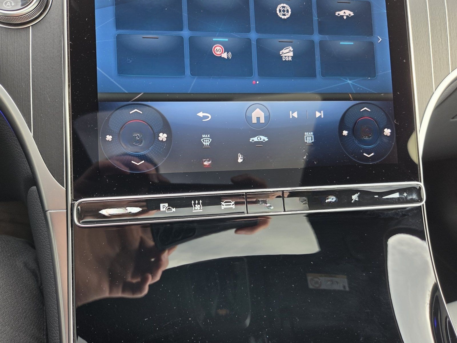 Mercedes-Benz GLC 300 d 4M AMG*AIRMATIC*AHK*PANO*DISTR*STHZ* foto 24