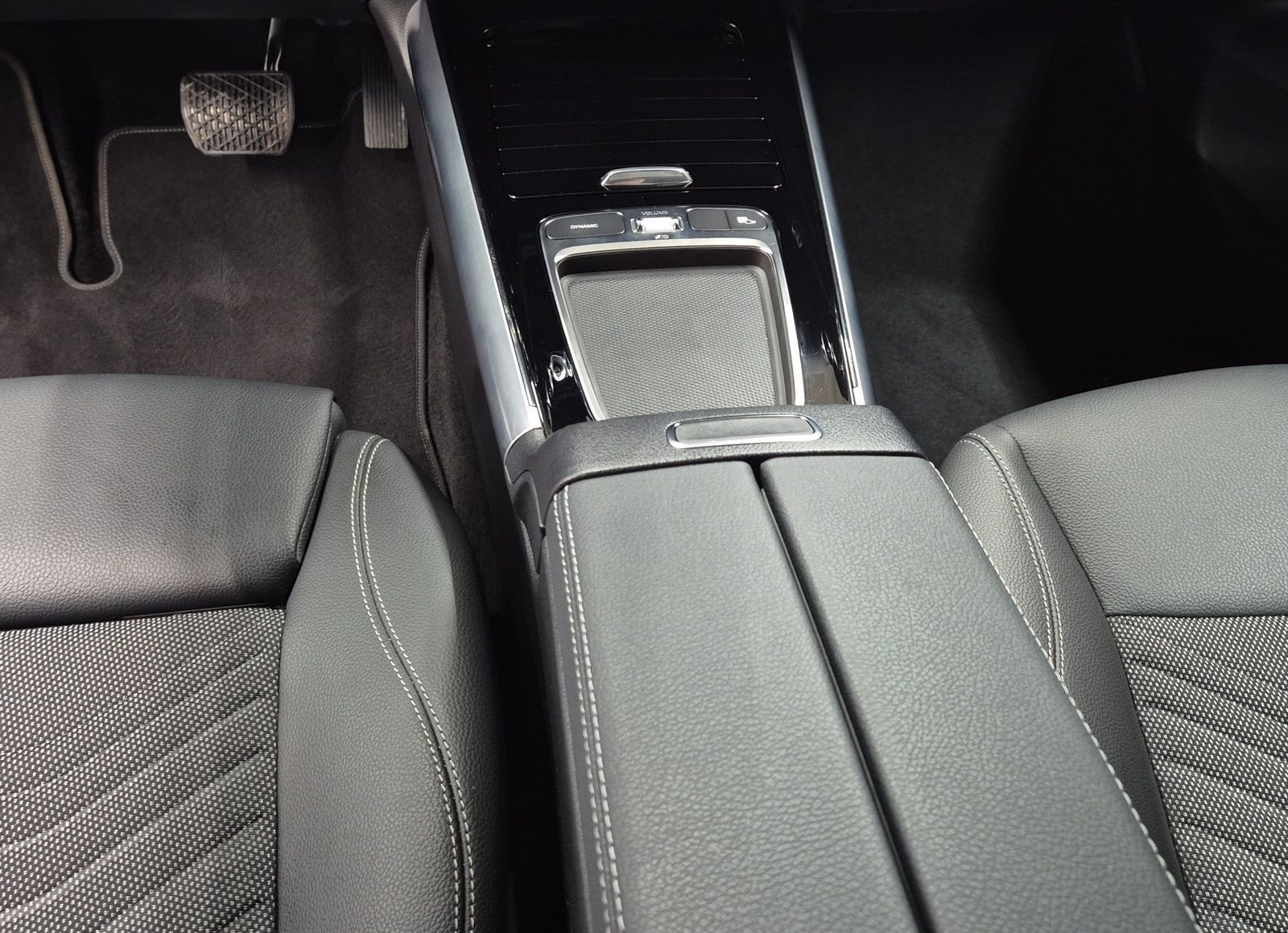 Mercedes-Benz GLA 200 Progressive (EURO 6e) foto 14