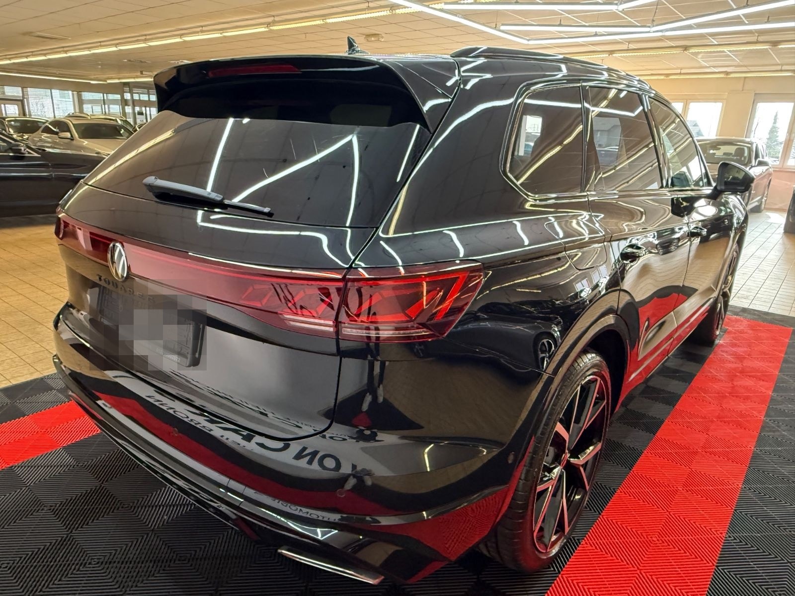 Volkswagen Touareg 3.0 TDI 210 kW 4Motion R-Line/LUFT/PANO foto 8