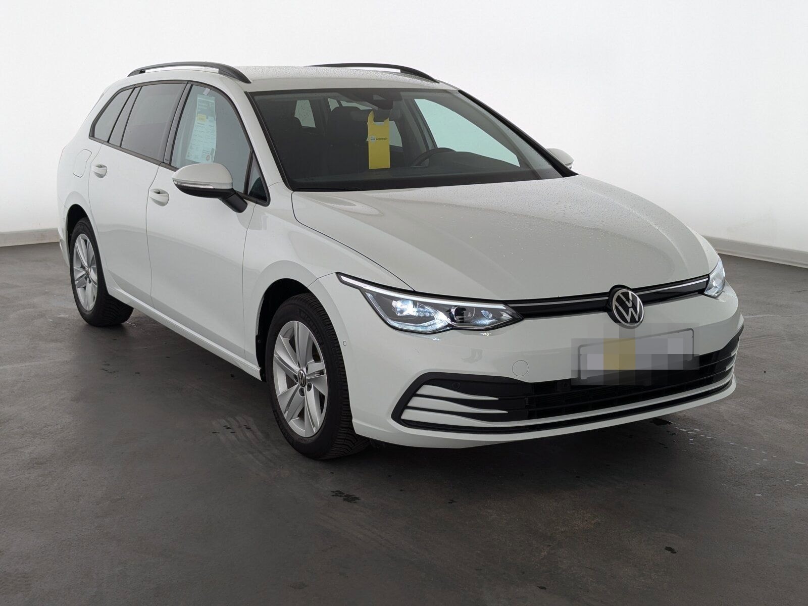 Volkswagen Golf VIII 1.5 TSI Life OPF LED+NAVI+ACC+SHZ+RFK+ foto 5