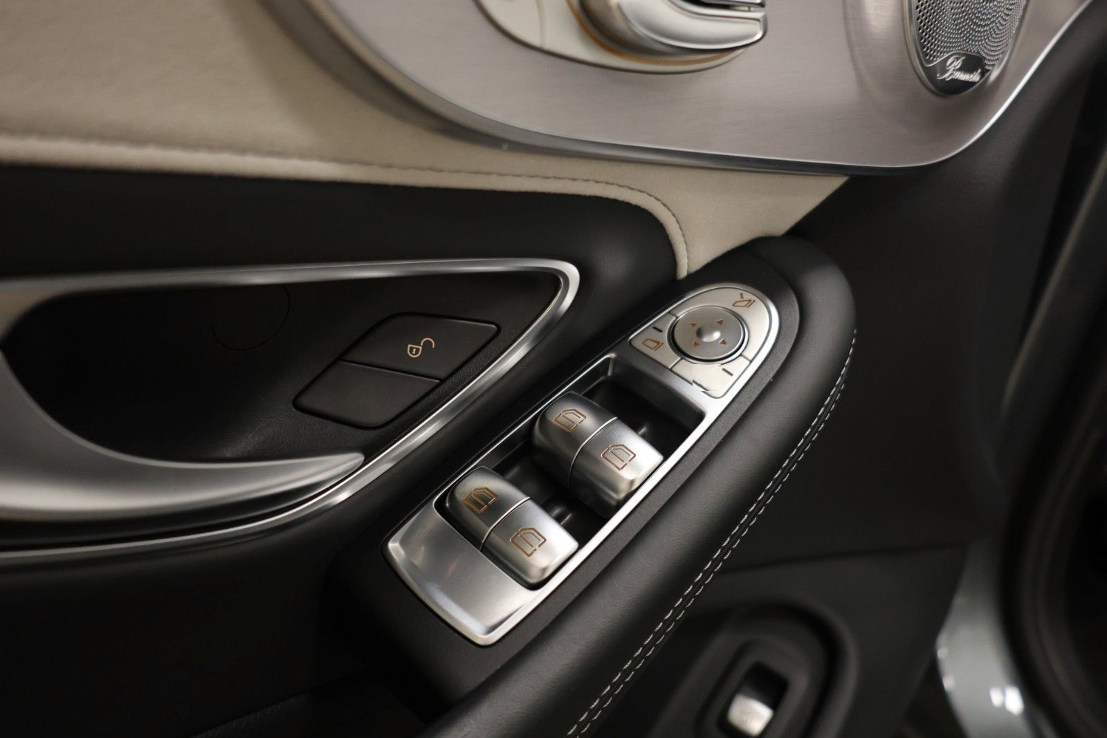 Mercedes-Benz C 63 S AMG Cabriolet foto 11