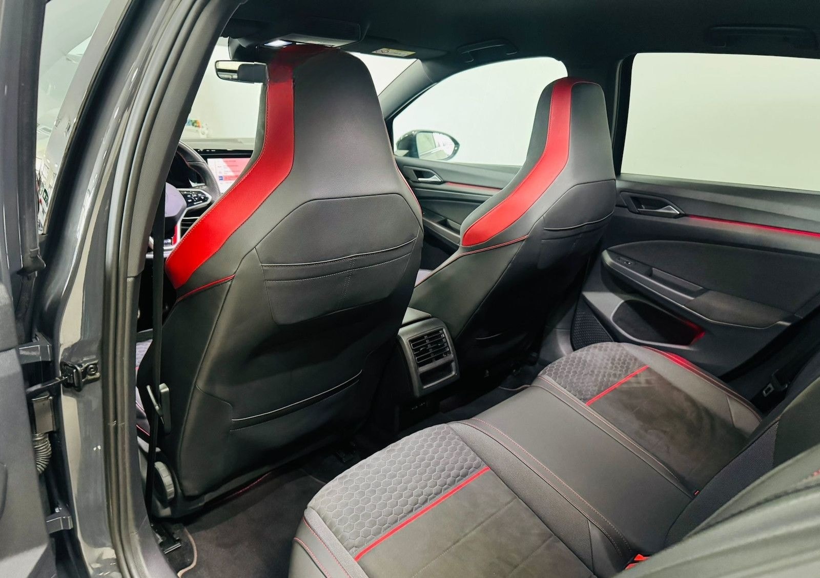 Volkswagen Golf GTI Clubsport DSG*LED*CAM*HUD*NAVI*ViCo foto 14