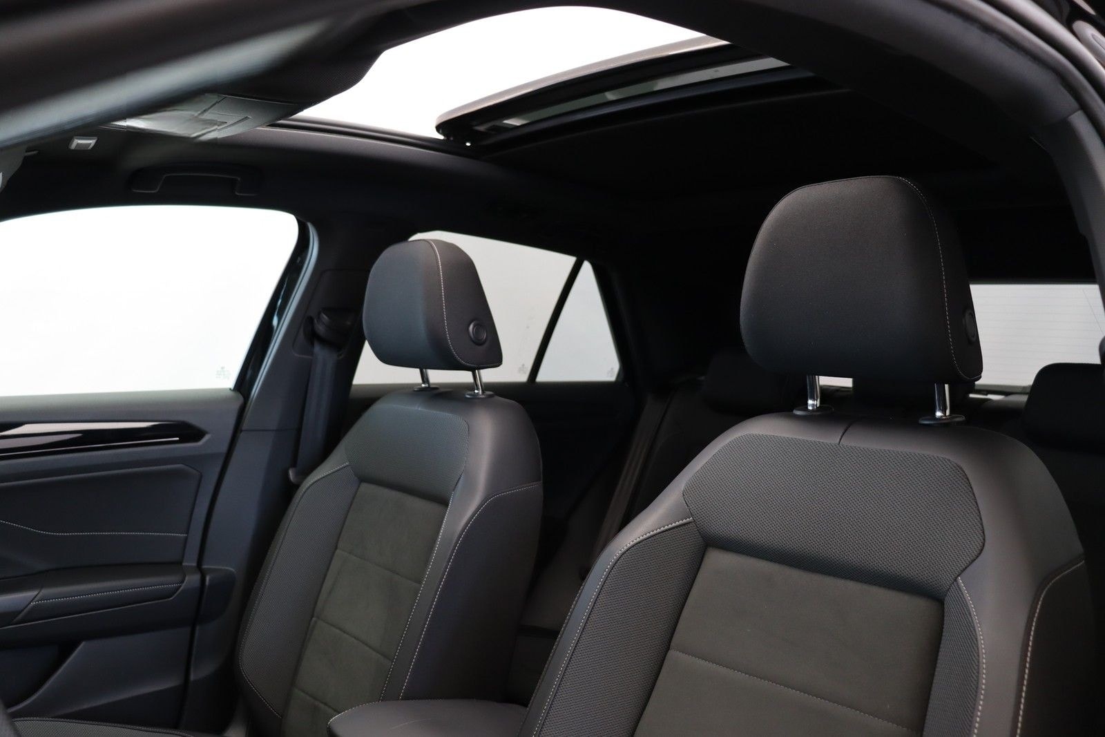 Volkswagen T-Roc 2.0 R-LINE+4M+PANO+MATRIX+RFK+ACC+19ZOLL foto 5