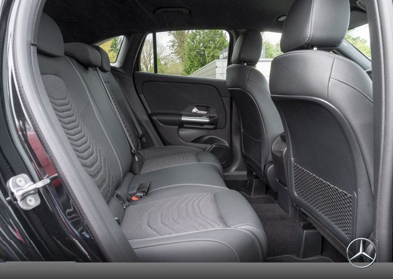 Mercedes-Benz GLA 200 d Progressive LED Totwinkel Kamera 18" foto 12