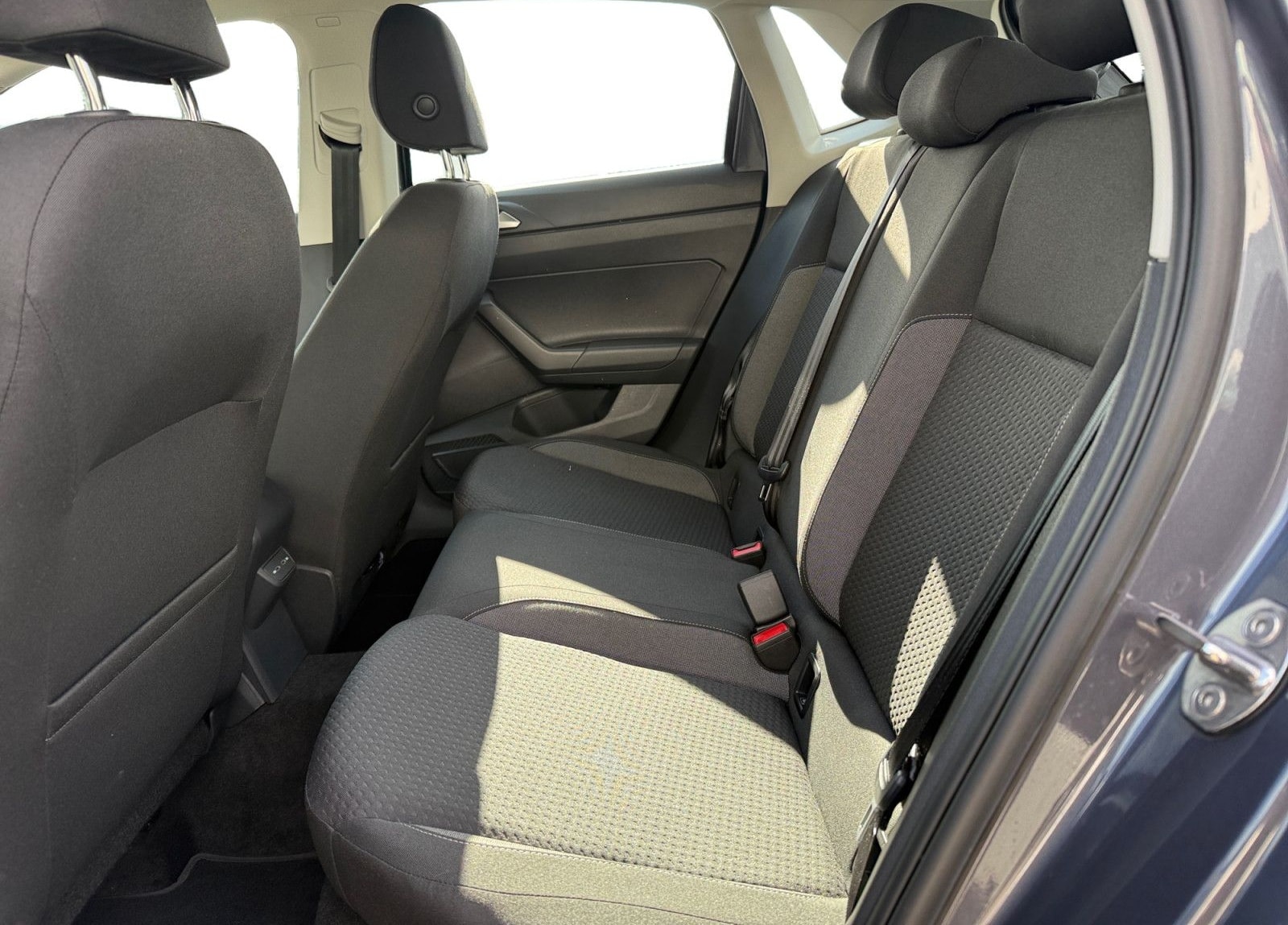 Volkswagen Polo 1.0MPI Life AHK App-C. Climatr. LED PDC SHZ foto 13