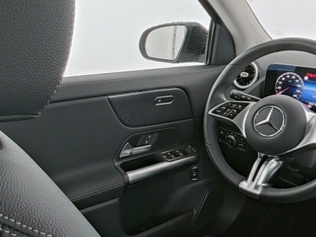 Mercedes-Benz GLA 200 d+Modelljahr2025+AHK+Progressive Line Ad foto 11