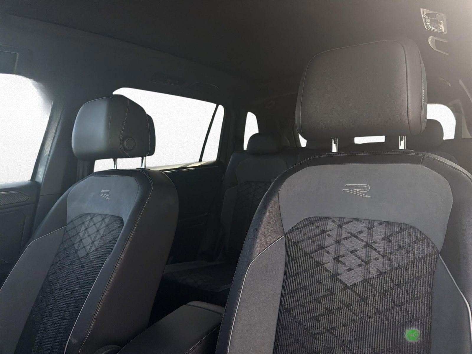 Volkswagen Tiguan Allspace R-Line 2.0 TDI 4MOTION 7-Sitze P foto 8