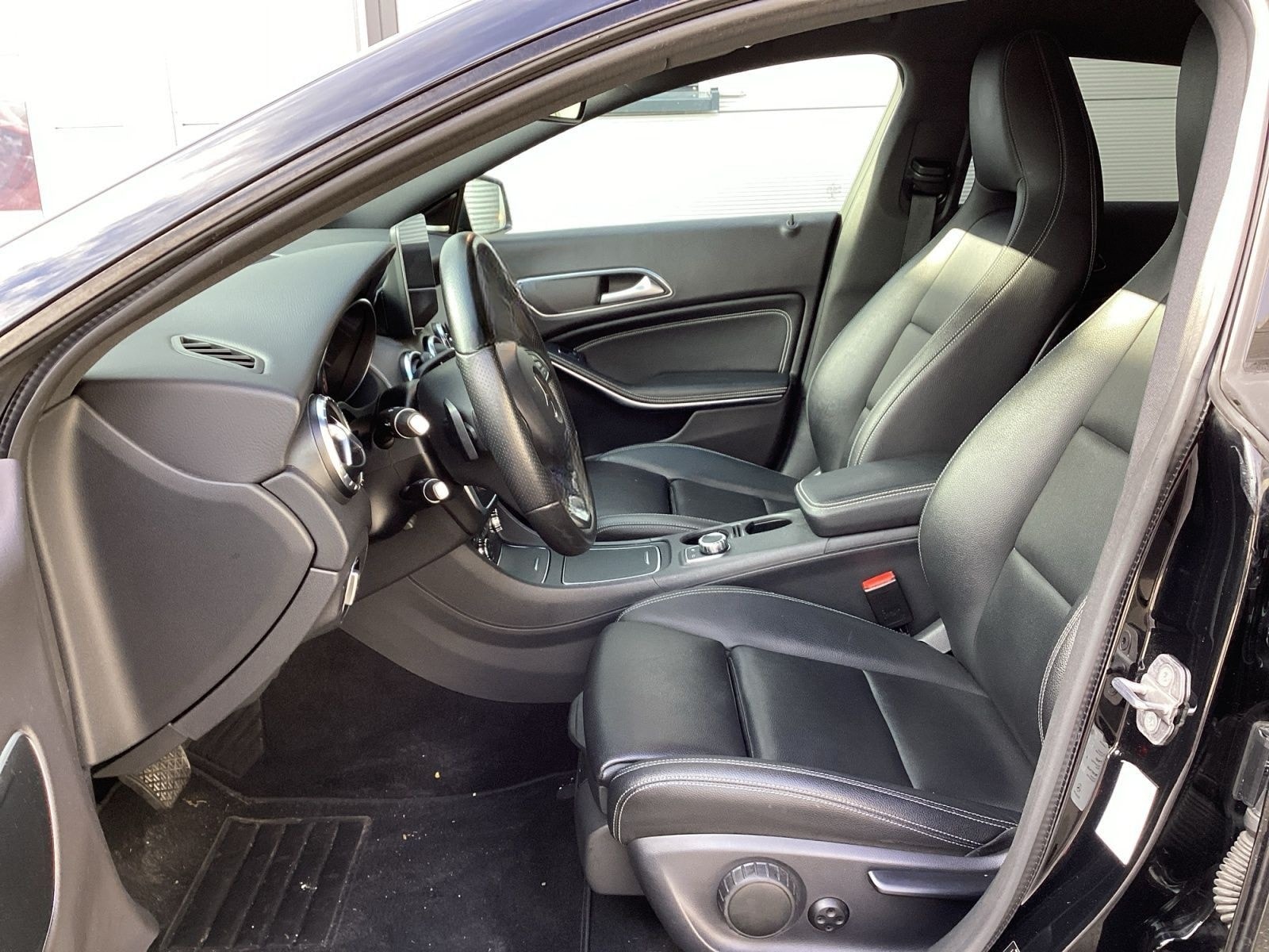 Mercedes-Benz CLA 200 Shooting Brake Urban LED Navi foto 7