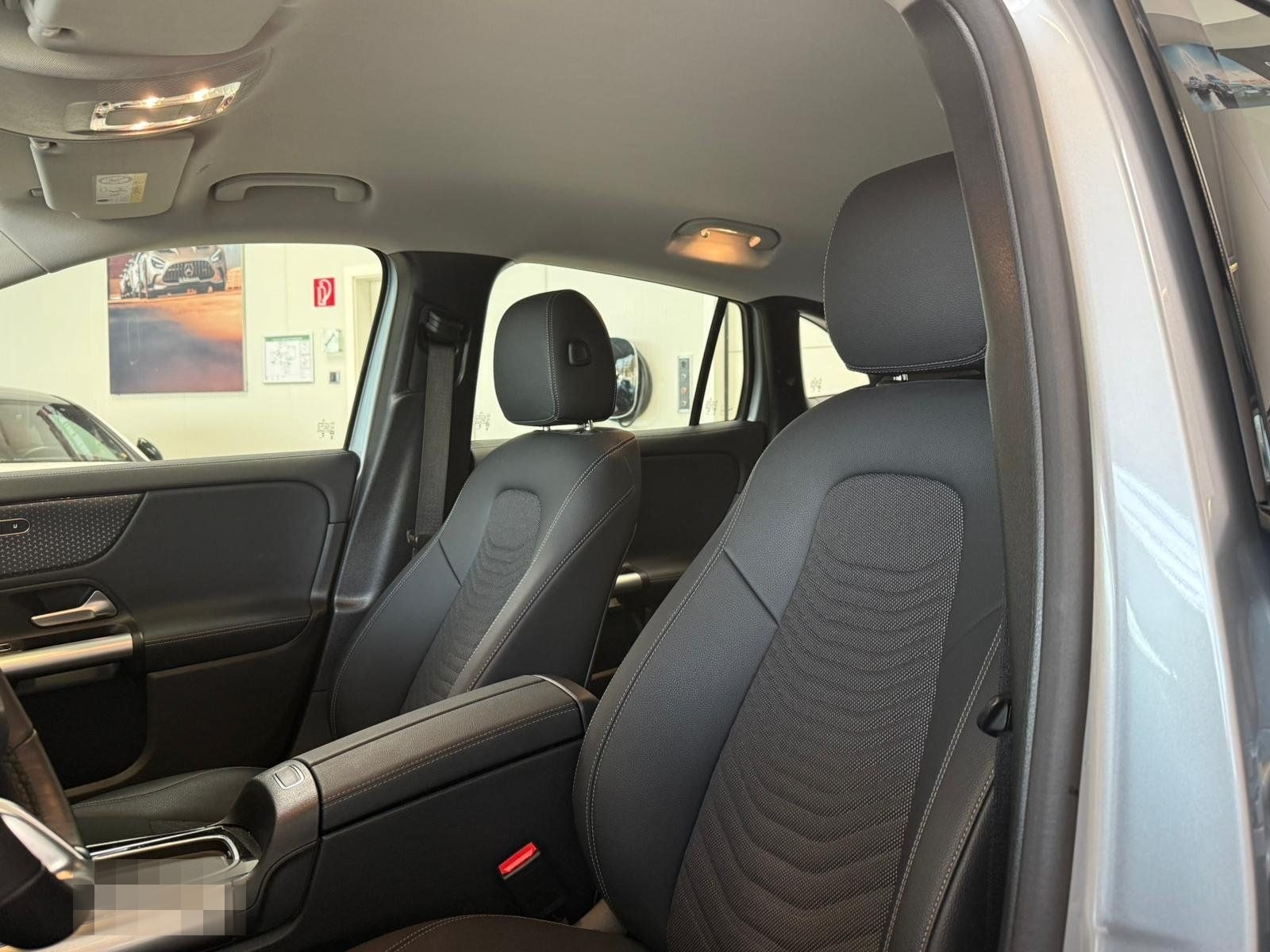 Mercedes-Benz GLA 200 PROGRESSIVE ADV. 360°+AHK+EASYPACK+LED foto 18