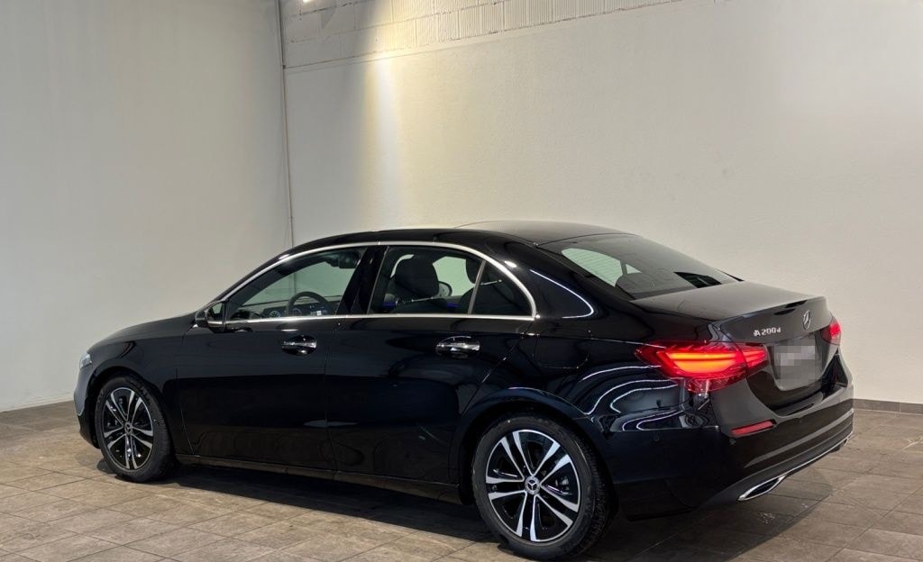 Mercedes-Benz A 200 d Limo PROGRESSIVE+AMBIENTE+DISTRO+MBUX foto 3