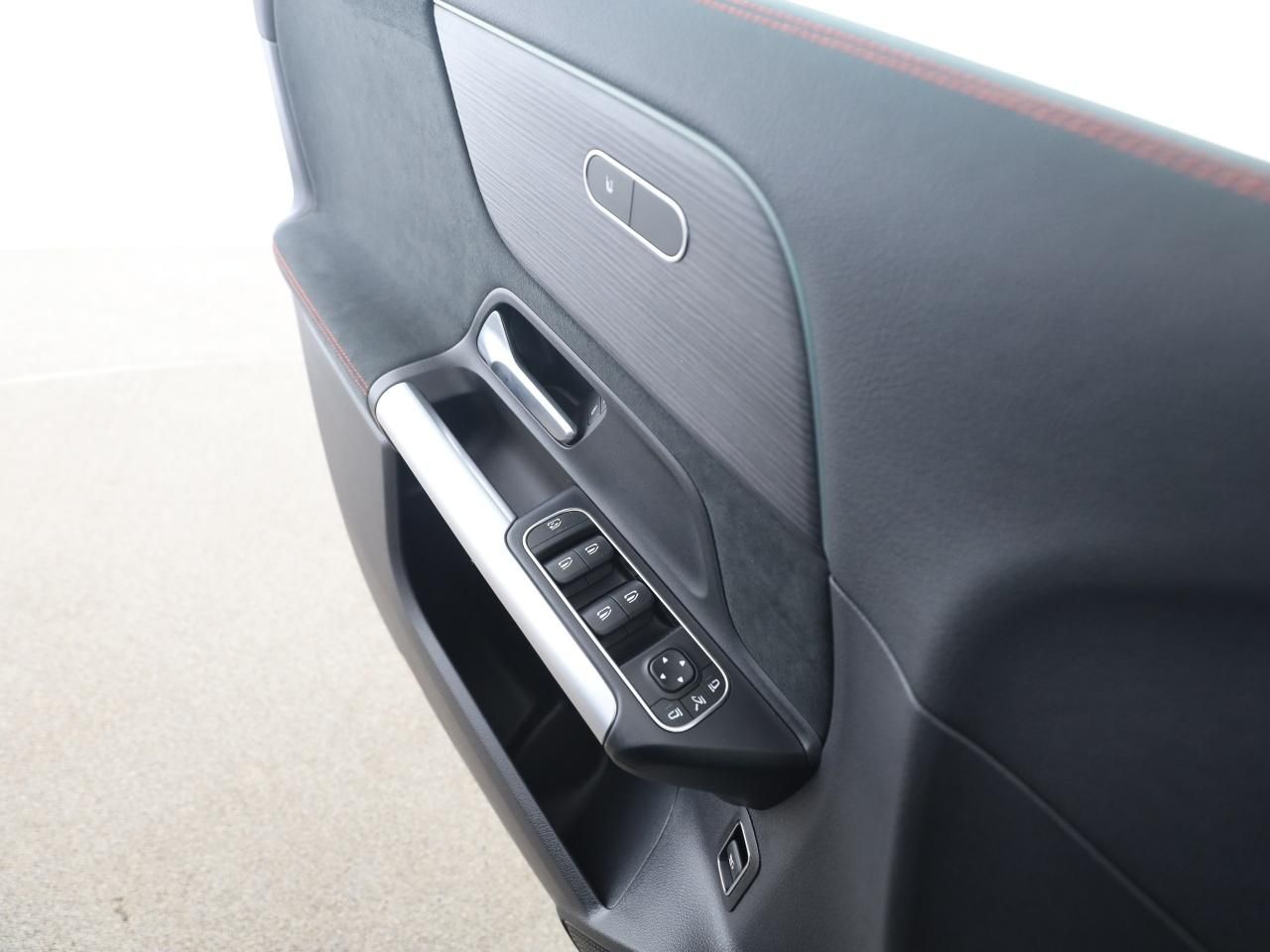 Mercedes-Benz GLA 180 AMG Night MBUX AHK Distronic 360 Kamera foto 14