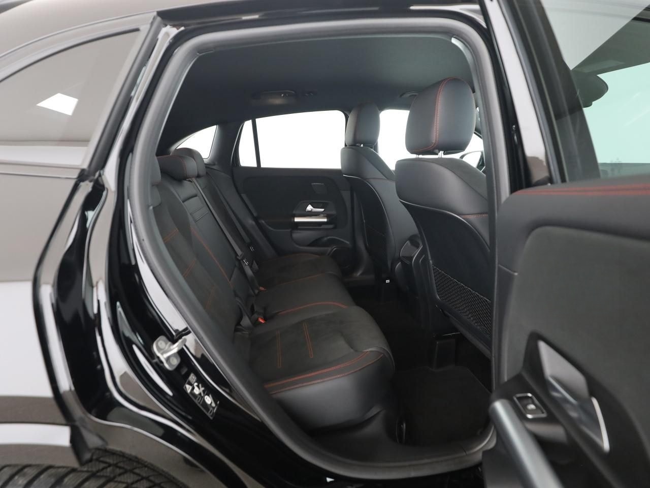 Mercedes-Benz GLA 180 AMG Night MBUX AHK Distronic 360 Kamera foto 15