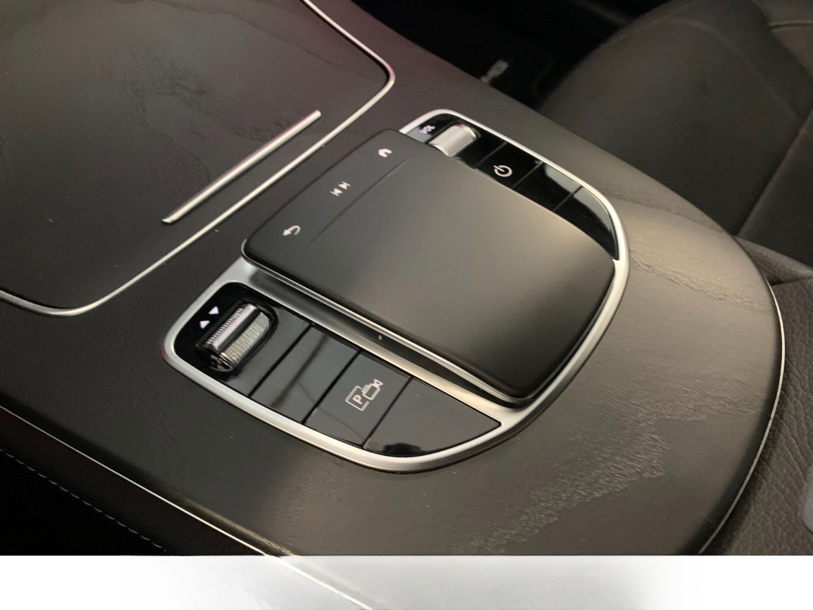 Mercedes-Benz E 300 de 4M AMG 19"|DISTRONIC|360°|MASSAGE|HUD foto 15