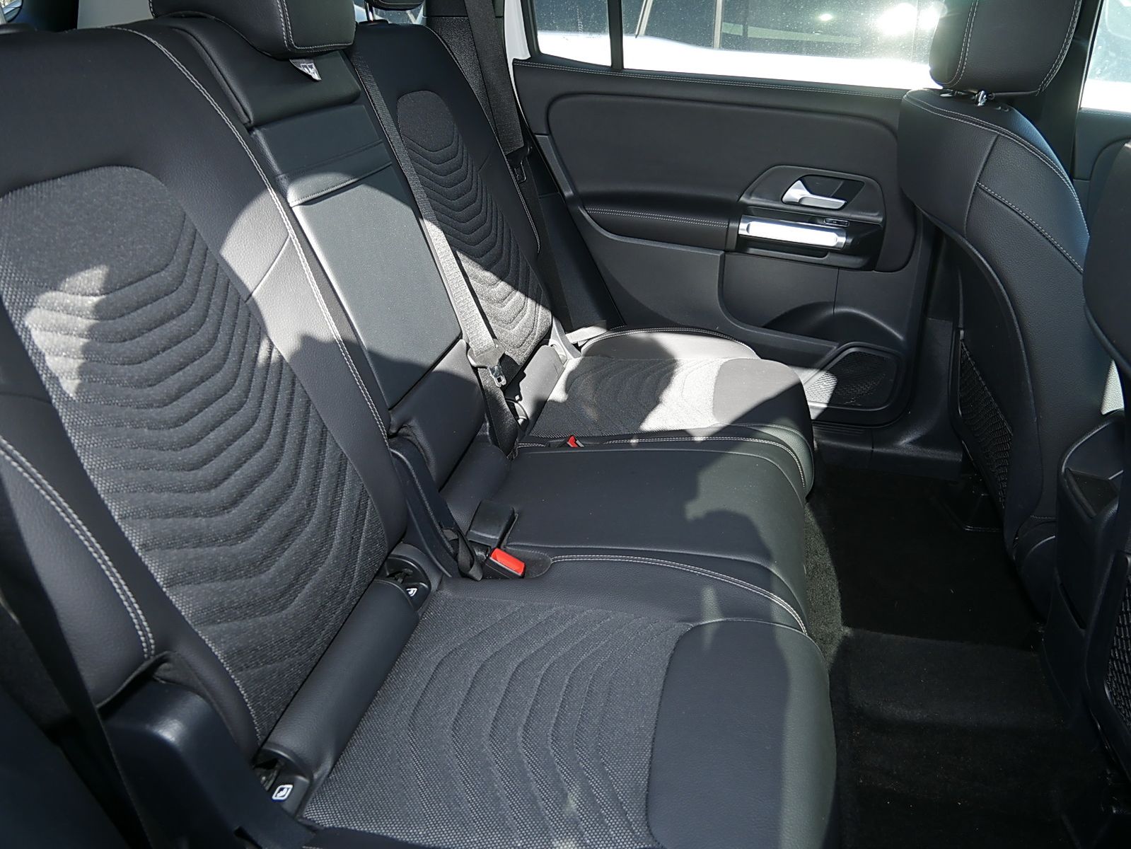 Mercedes-Benz GLB 200 d+PROGRESSIVE+DISTRONIC+AHGK+MEMORY+LED+ foto 7