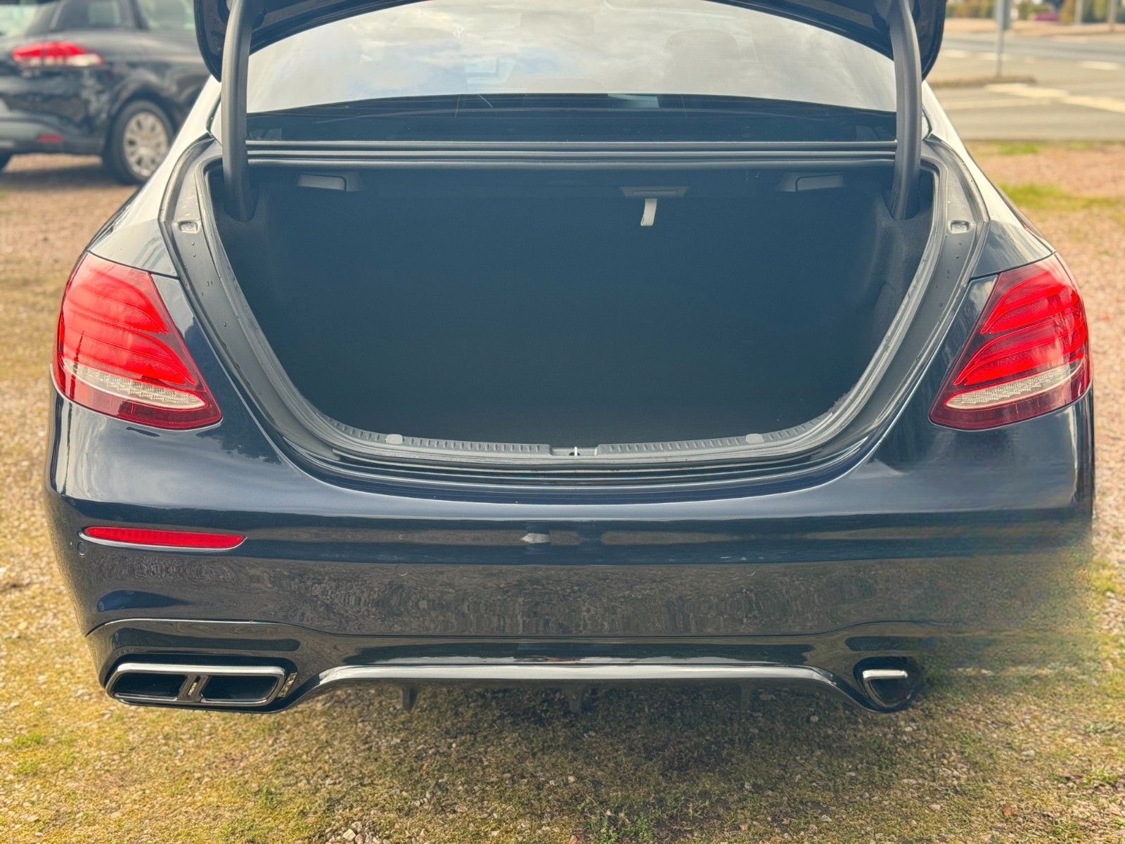 Mercedes-Benz E220d AMG Auto.*NAVI*KAMERA*SITZHZG*PDC* foto 14