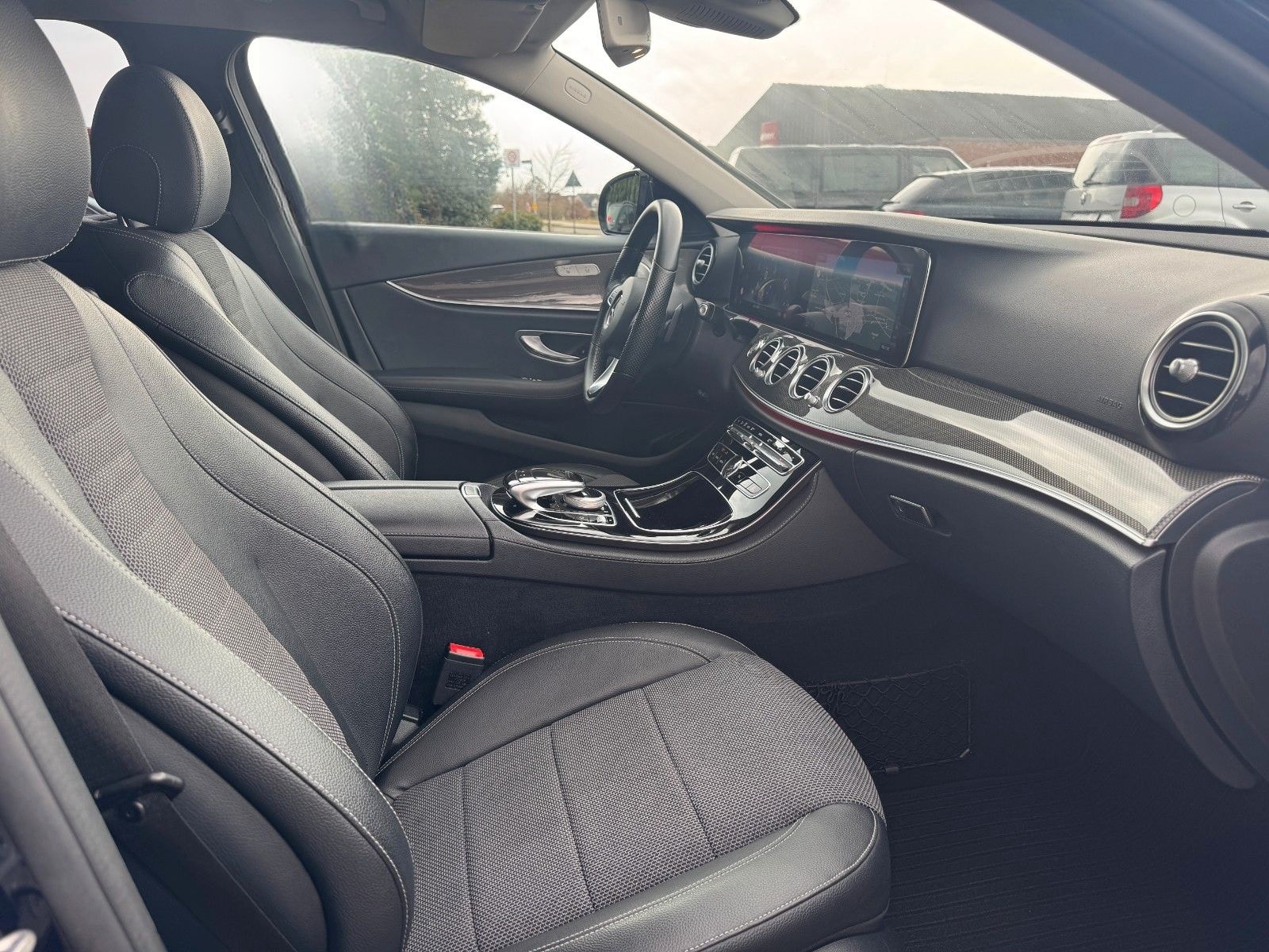 Mercedes-Benz E220d AMG Auto.*NAVI*KAMERA*SITZHZG*PDC* foto 10