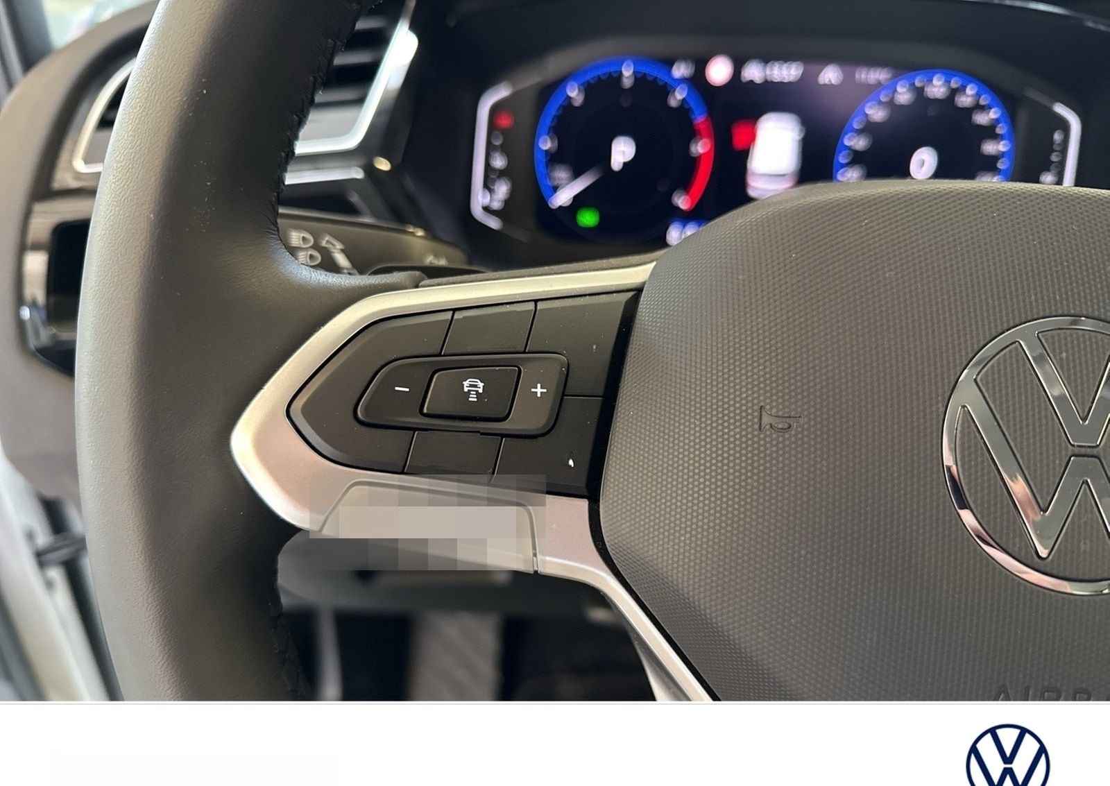Volkswagen Touran 2.0 HIGHLINE AHK ACC LM17 NAVI LED foto 17