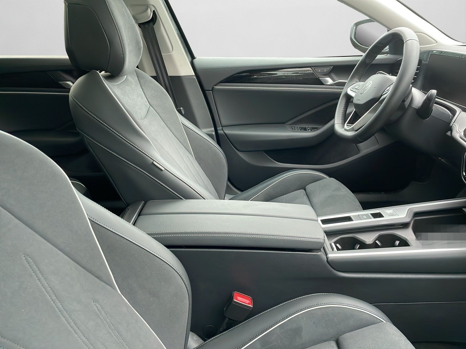 Volkswagen Passat Variant 2,0 TDI DSG AHK/RFK/NAVI/LED/IQ.D foto 3