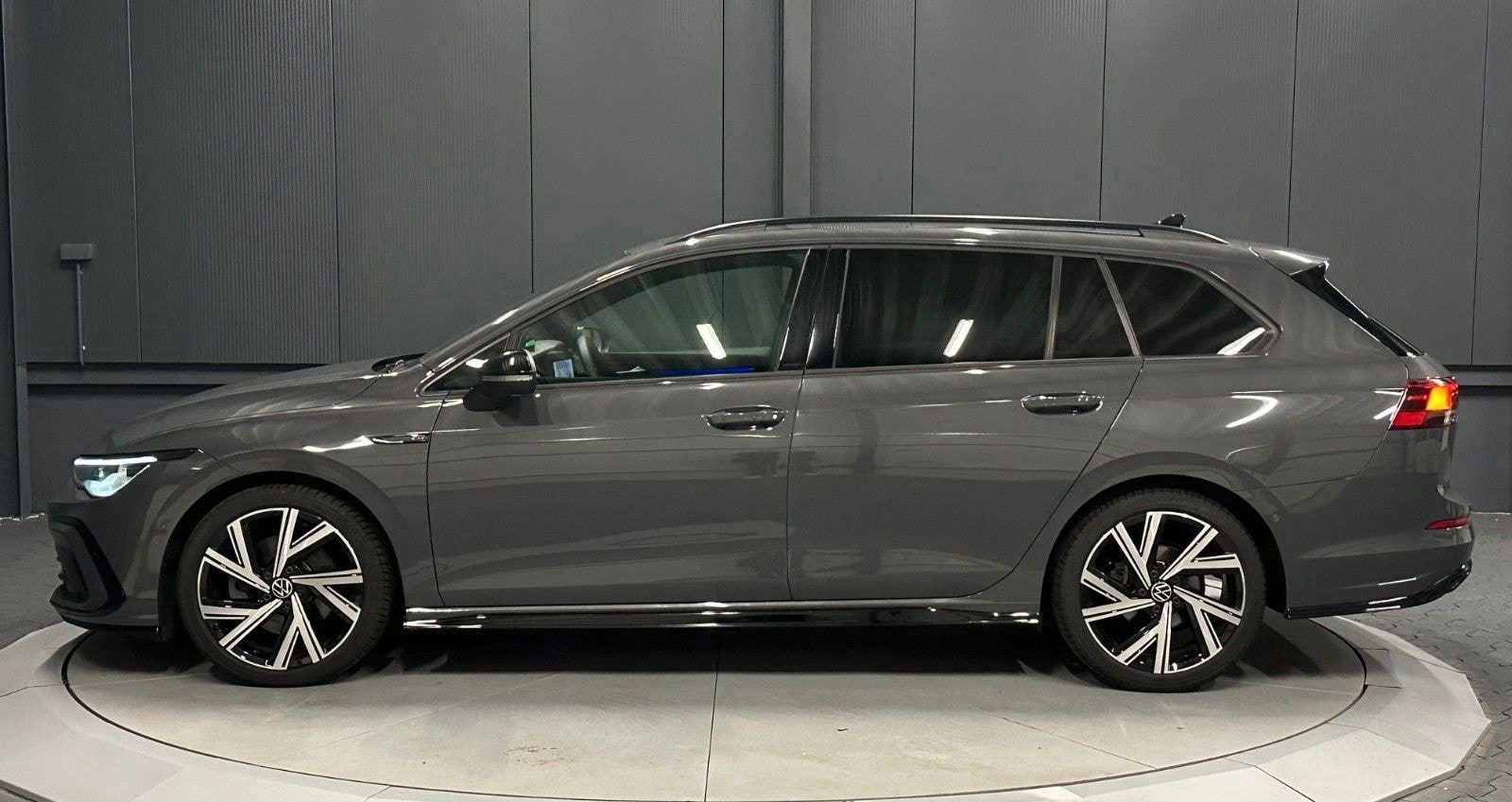 Volkswagen Golf VIII Variant R-Line*Black Style*18Zoll*KAME foto 1