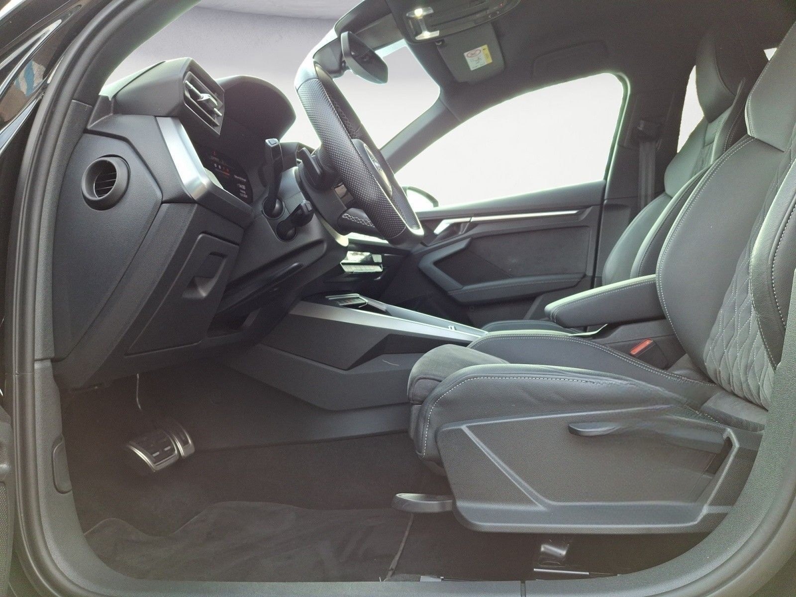 Audi S3 TFSI Limousine quattro S tronic foto 7