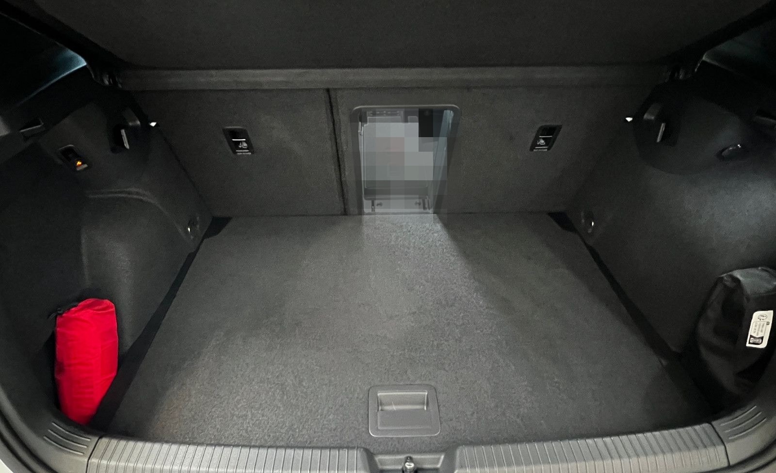 Volkswagen Golf VIII 2.0 TDI DSG R-Line Navi ACC Pano STHZ foto 24