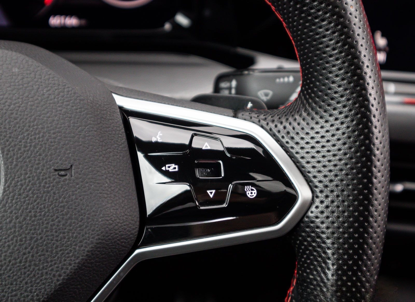 Volkswagen Golf VIII GTI Clubsport 2.0 TSI LED+ Navi Pano P foto 20