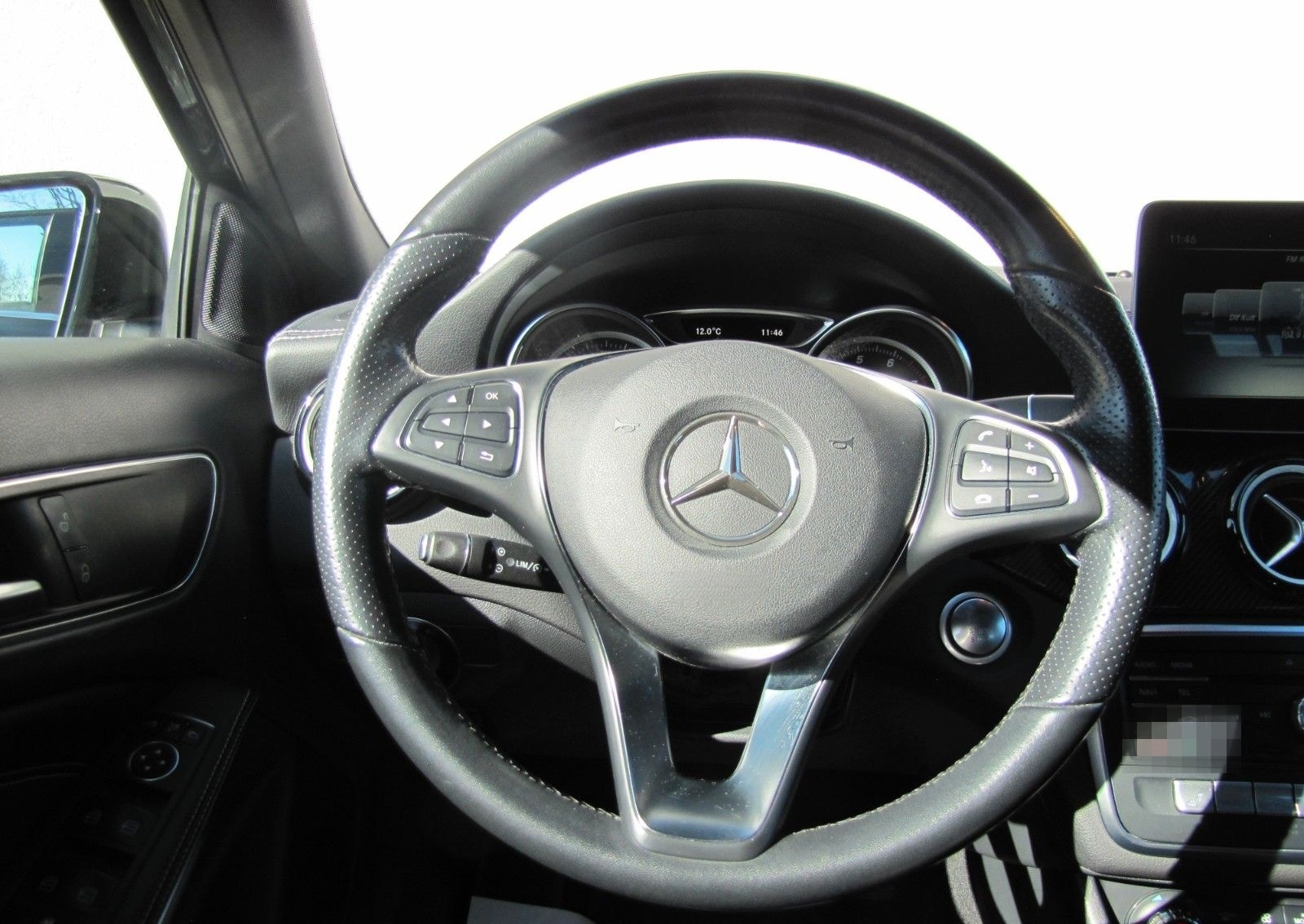 Mercedes-Benz GLA 200 7 G-DCT Urban foto 8