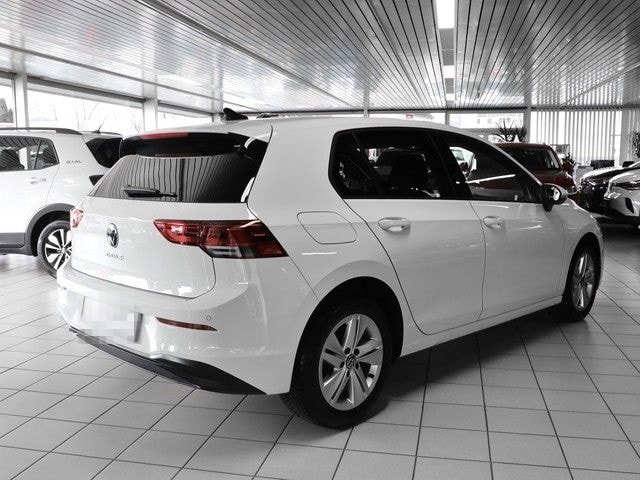 Volkswagen Golf VIII 1,5 TSI Life R-Kamera NaviMedia LED-Pl foto 2