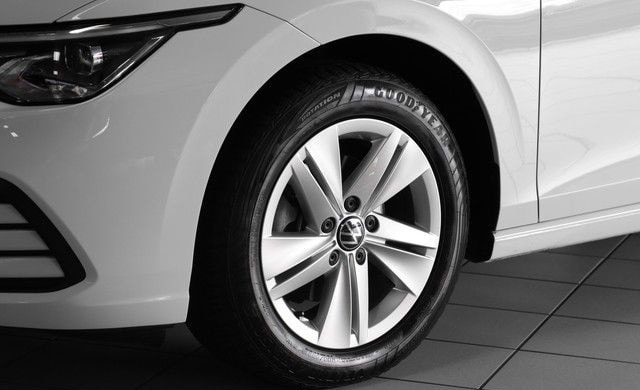 Volkswagen Golf VIII 1,5 TSI Life R-Kamera NaviMedia LED-Pl foto 9