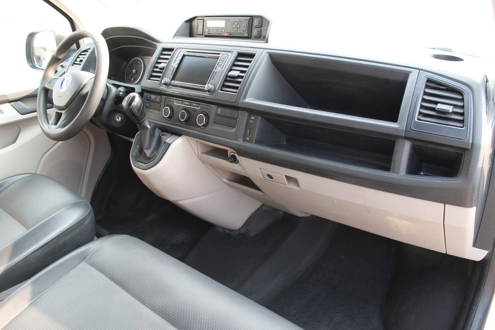 Volkswagen T6 Hoch Lang 4-Motion DSG 204 PS foto 9