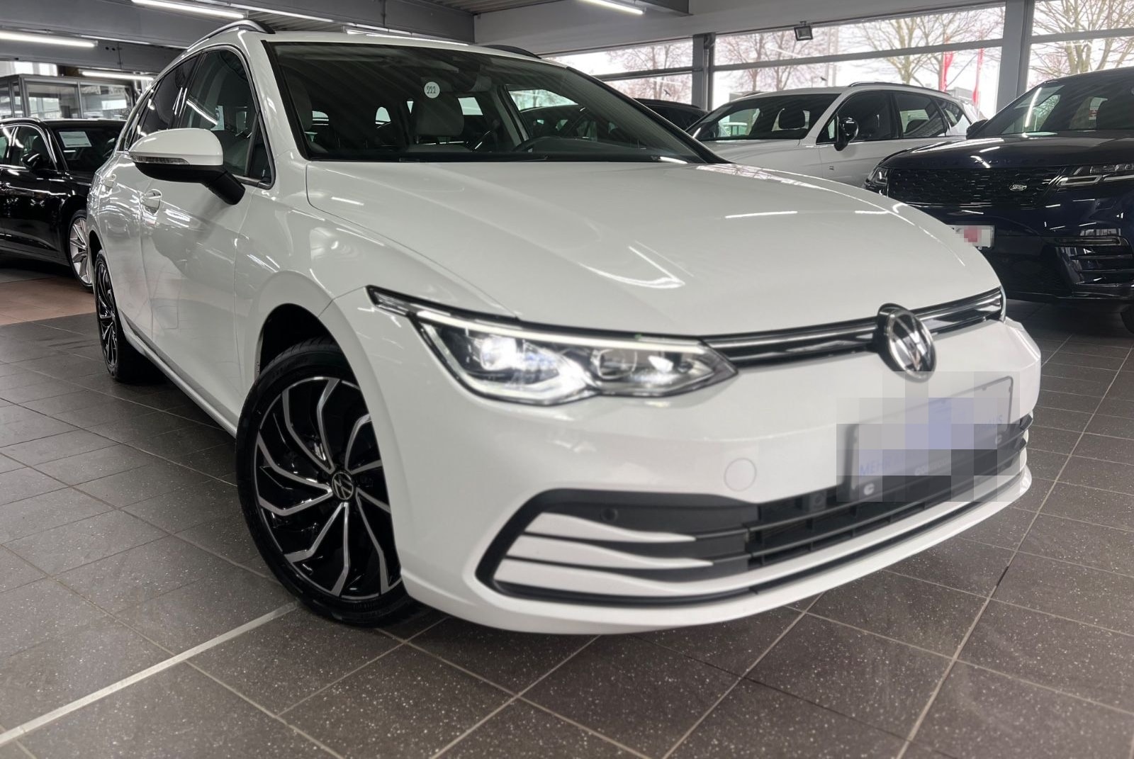 Volkswagen Golf VIII Variant 2.0 TDI Life AHK+L&S+KAM+LED foto 1