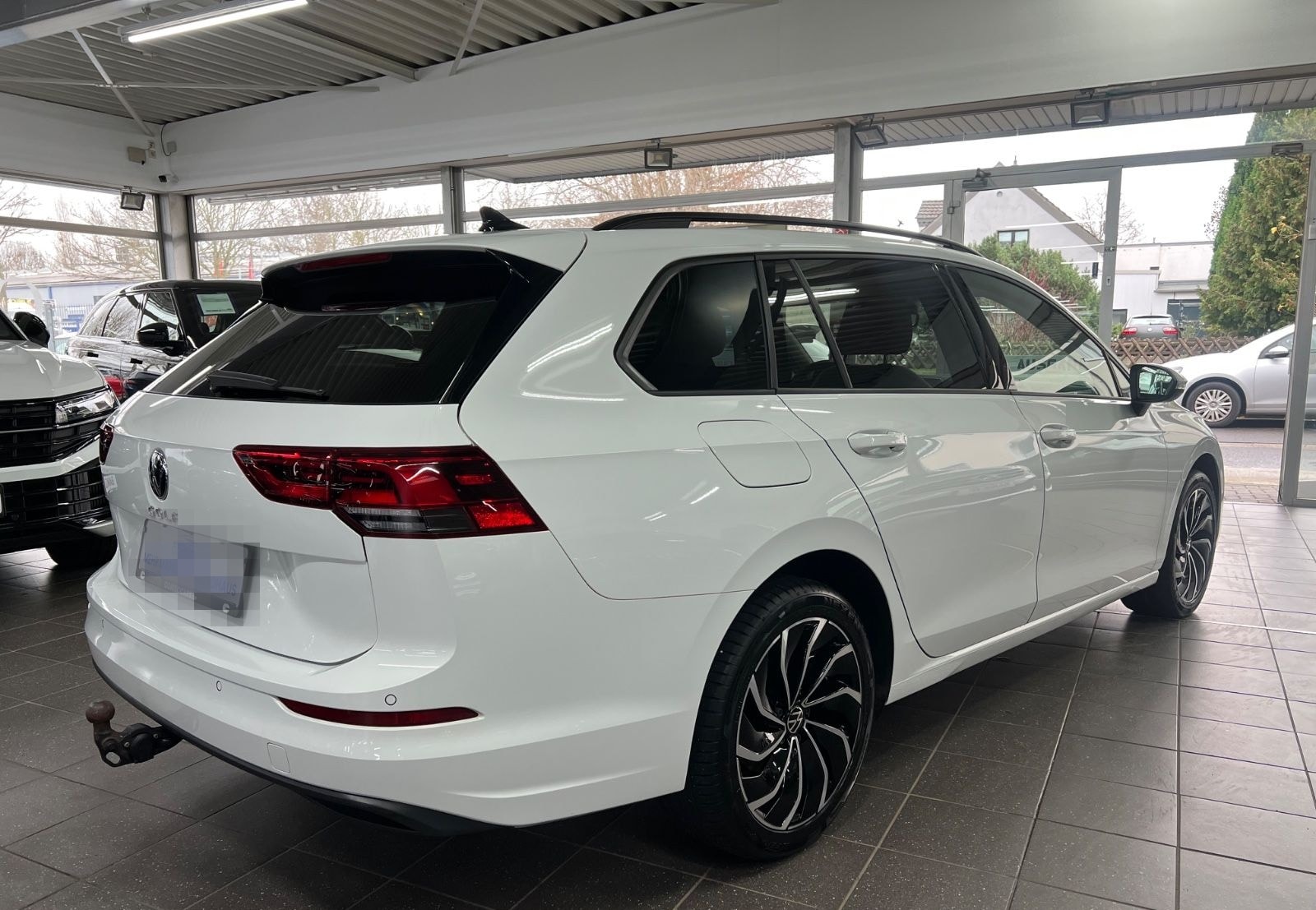 Volkswagen Golf VIII Variant 2.0 TDI Life AHK+L&S+KAM+LED foto 11