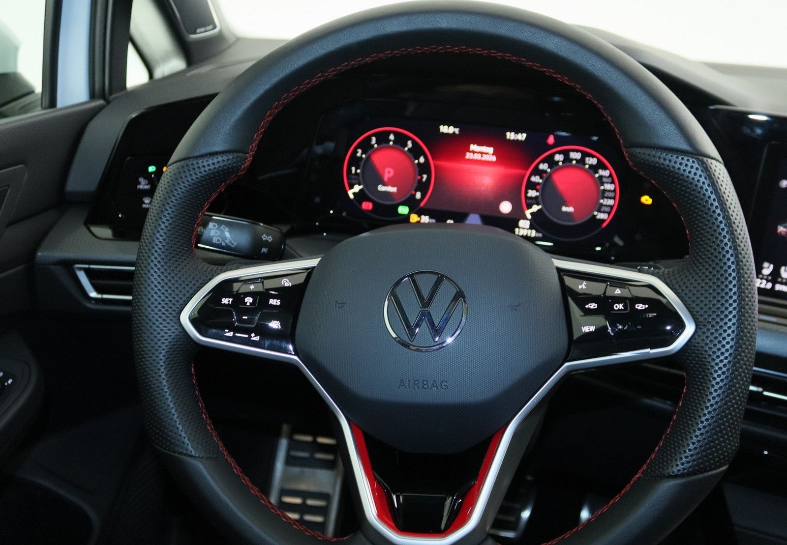 Volkswagen Golf VIII GTI Clubsport MATRIX-LED PANO ACC NAVI foto 15