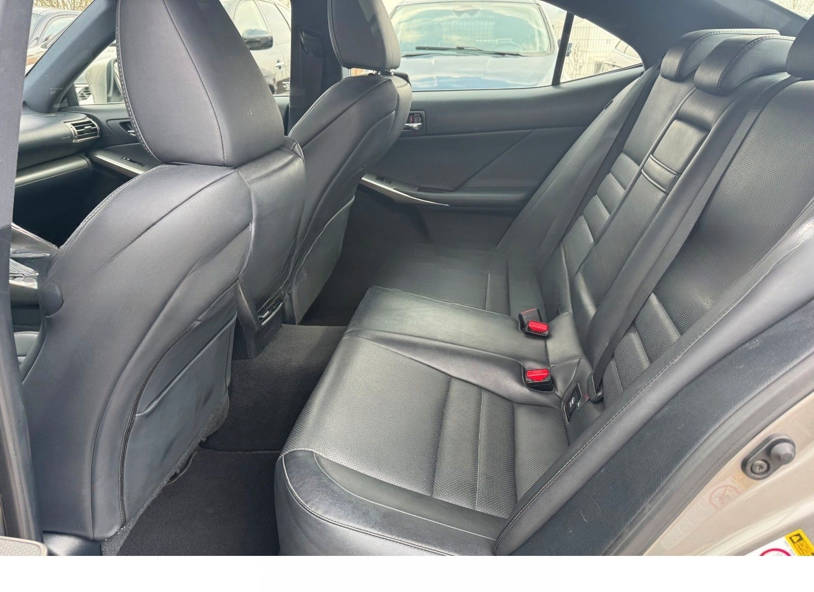 Lexus IS-Serie 350 3.5L V6 F SPORT foto 14