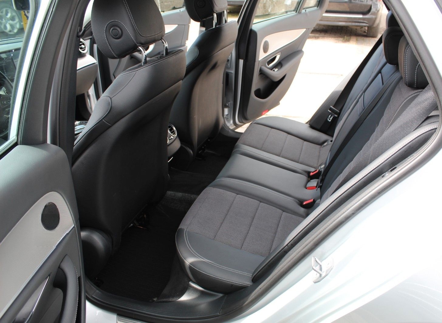 Mercedes-Benz E 220d T Avantg*LED*NAVI*LEDER*TOTW*SPUR foto 24