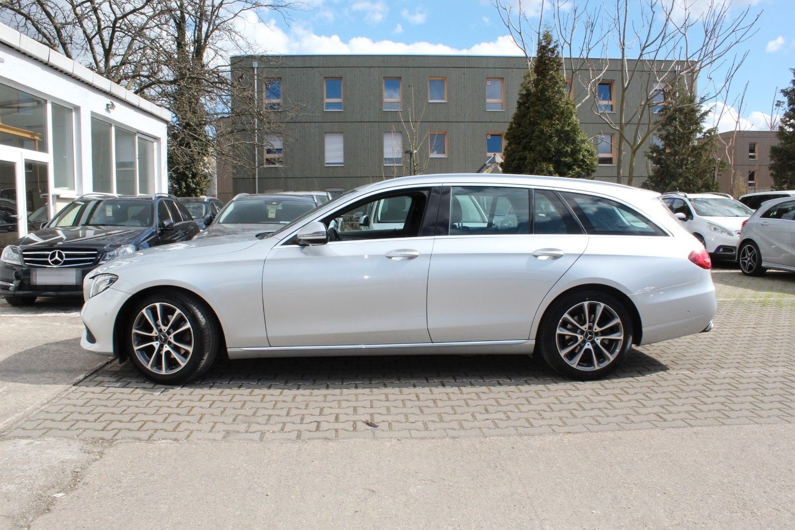 Mercedes-Benz E 220d T Avantg*LED*NAVI*LEDER*TOTW*SPUR foto 10