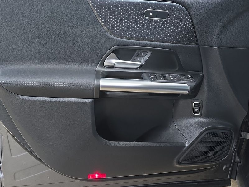 Mercedes-Benz GLA 200 d PROGRESSIVE AHK SHZ KLIMA NAVI MBUX foto 19