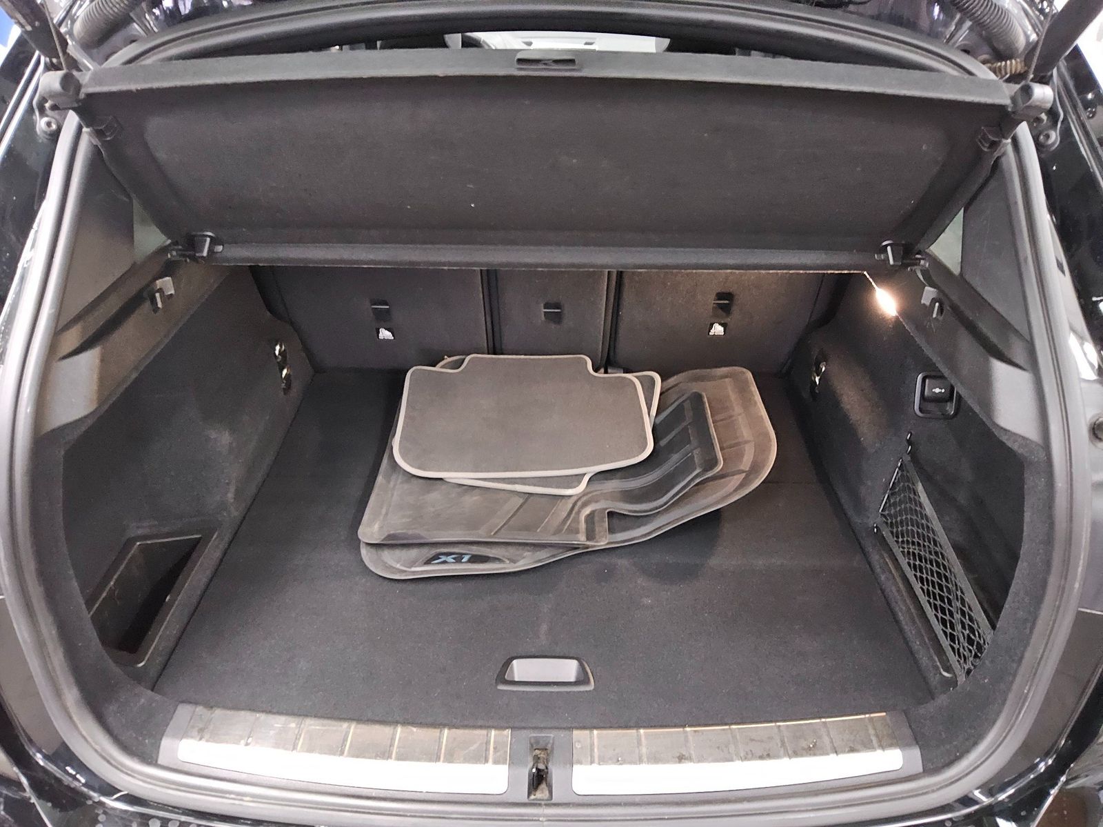 BMW X1 sDrive18d X-Line T-Leder Navi LED+ Pano AHK foto 12