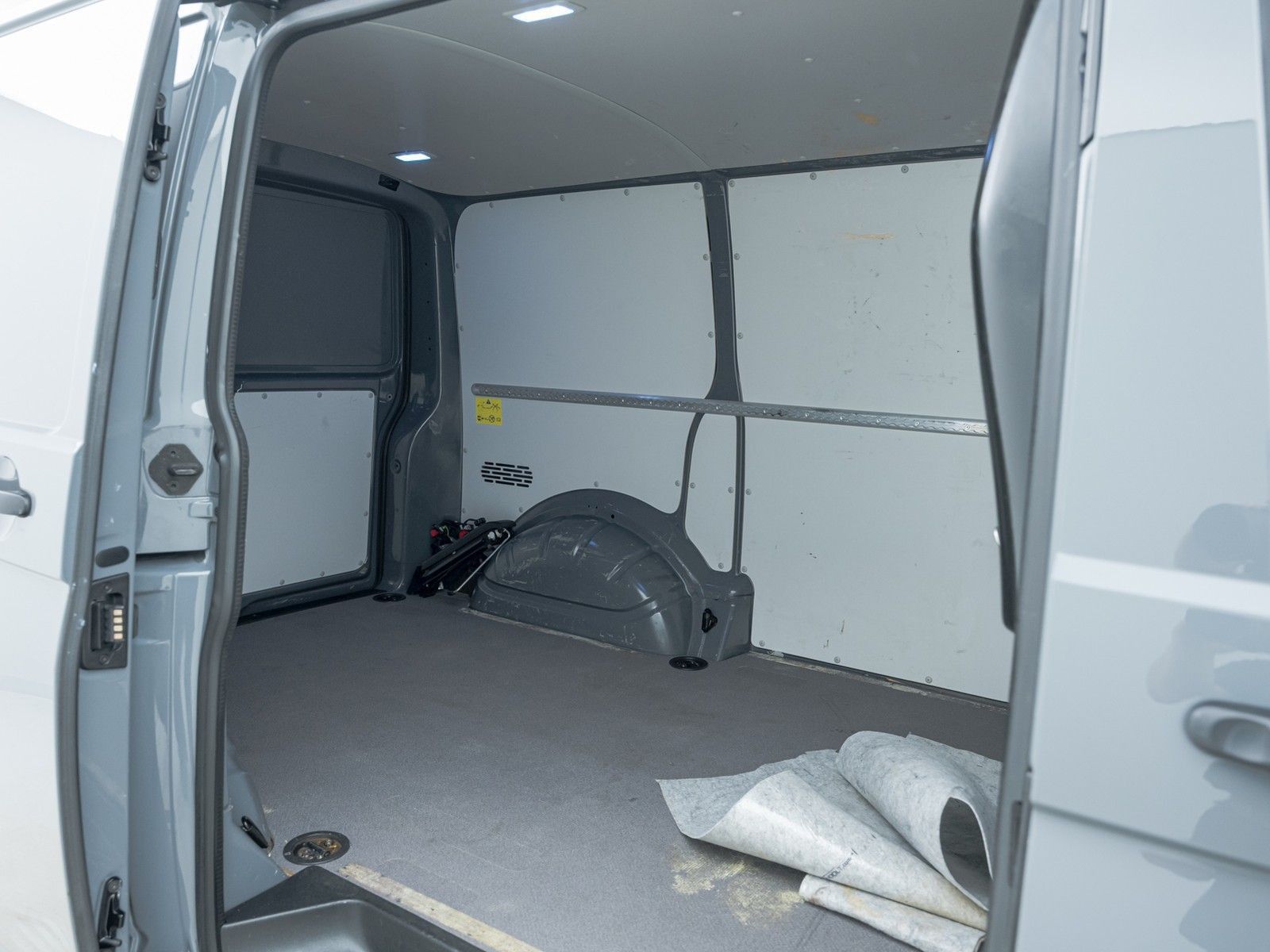 Volkswagen T6.1 Transporter Kasten TDI L1H1**KLIMA*AHK*SHZ* foto 19