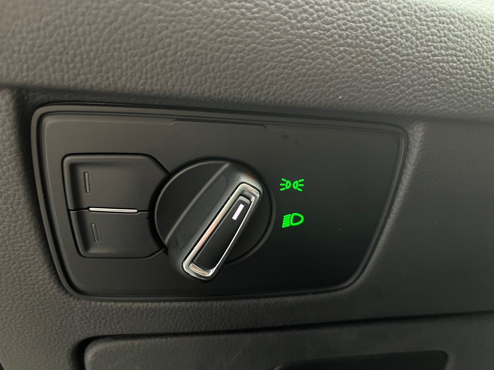 Volkswagen Passat Variant 1.5 TSI-DSG ELEGANCE,LED,ACC,AHK foto 22